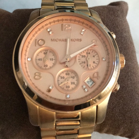 Michael Kors Rose Gold Watch - Picture 2 of 5